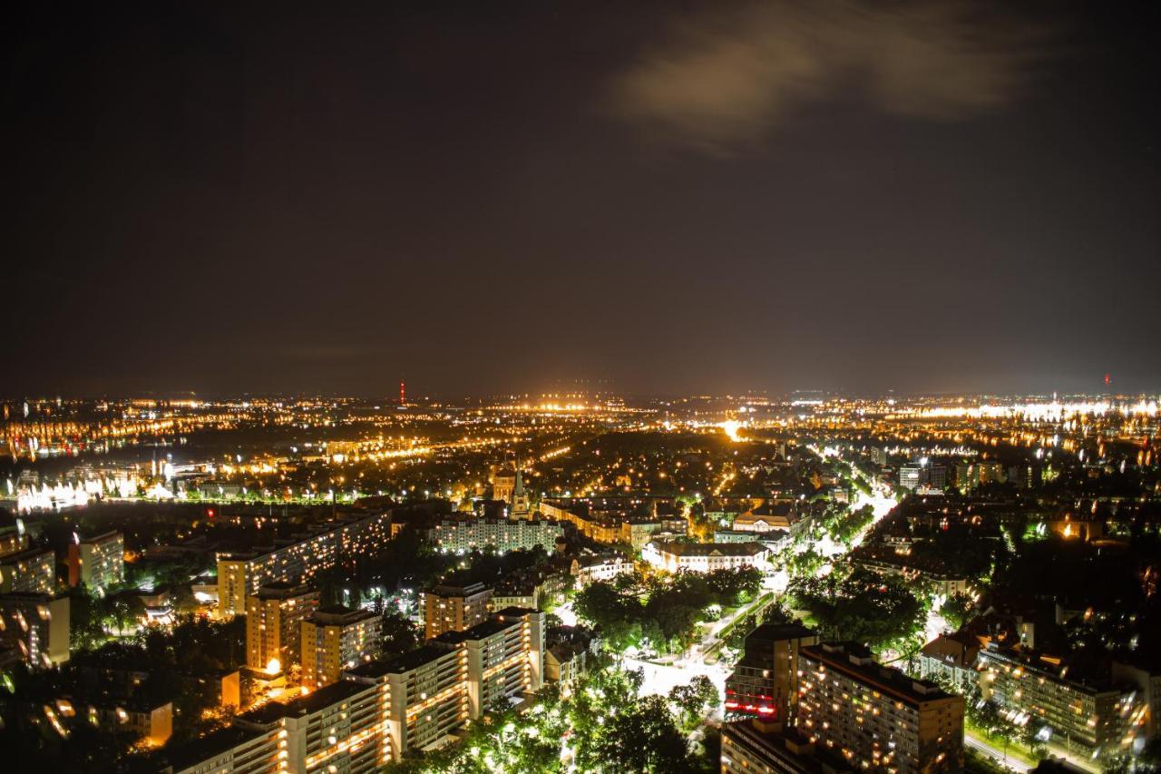 30Th+ Floor Apartments In Sky Tower Breslavia Exterior foto